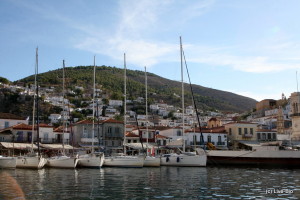 Hydra harbour
