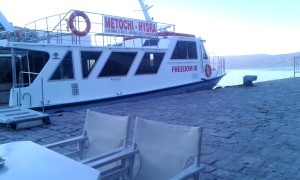 With this cute, little boat you can get from Hydra to Metochi, which is 30min drive from Live-Bio