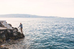 Hydra swimming