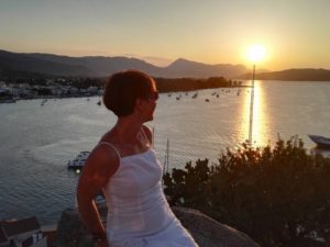 Zachod slonca na wierzy zegarowej Poros